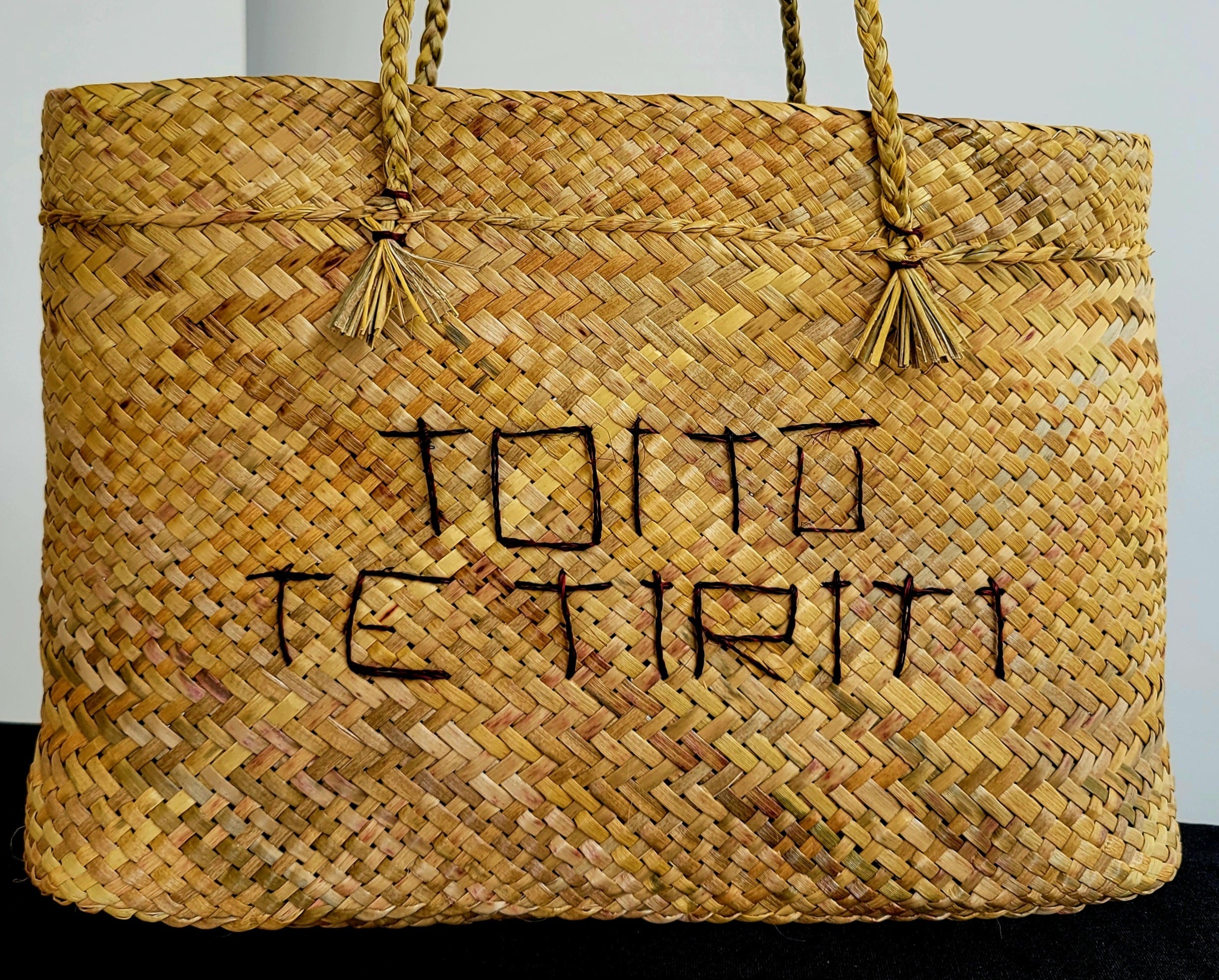 He Kete TOITŪ TE TIRITI by Janie Randerson