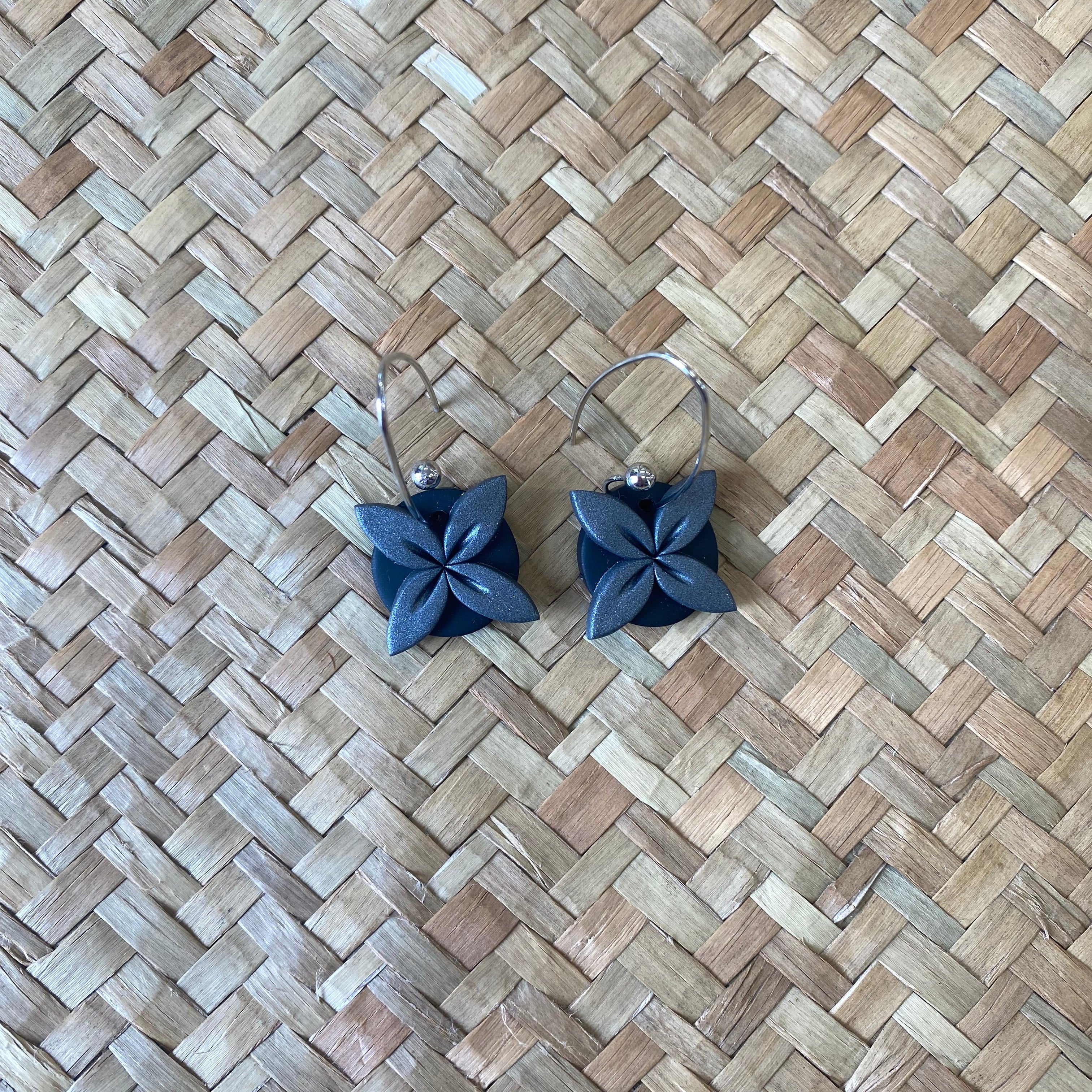 AOLELE Tipani Small Dangle Earrings