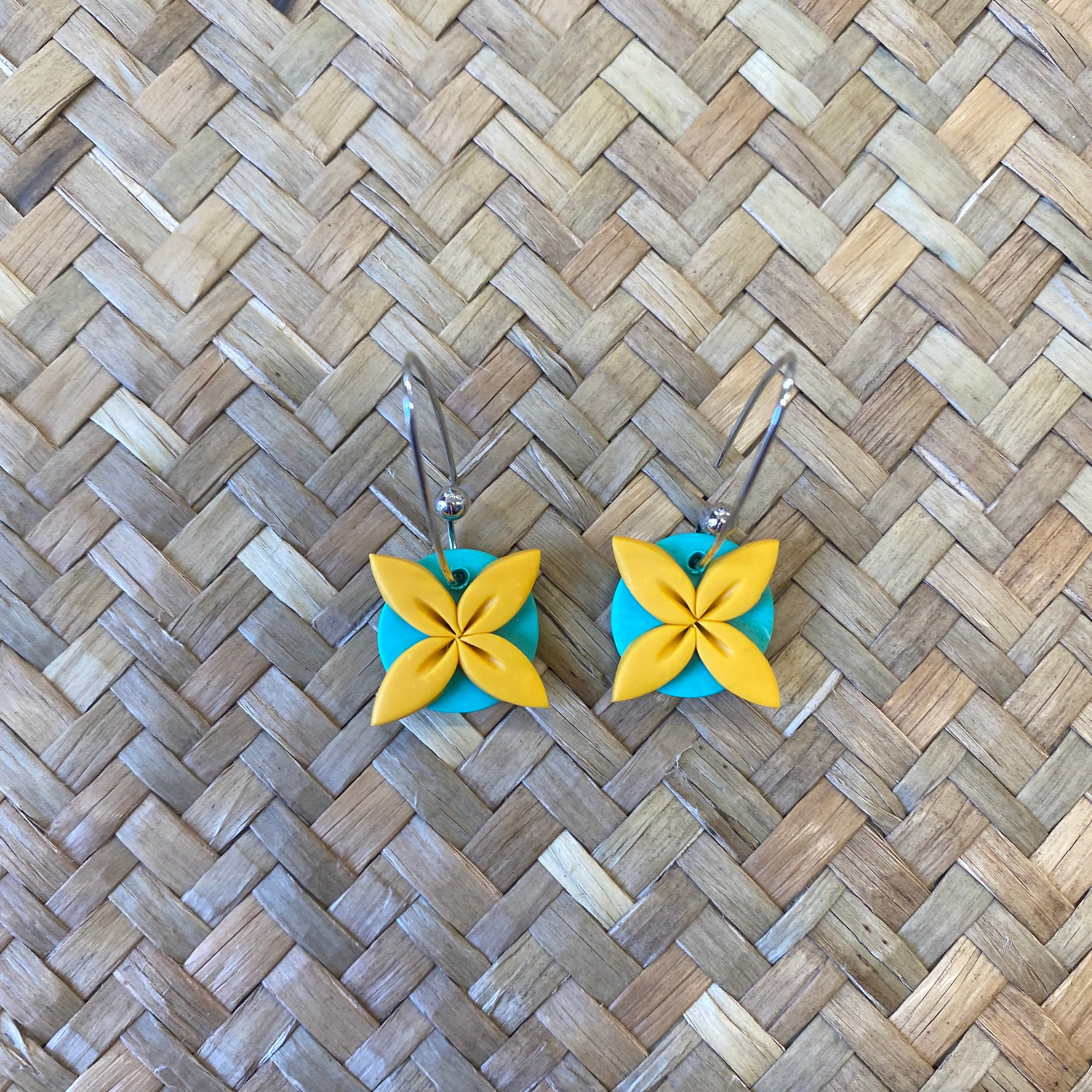 AOLELE Tipani Small Dangle Earrings