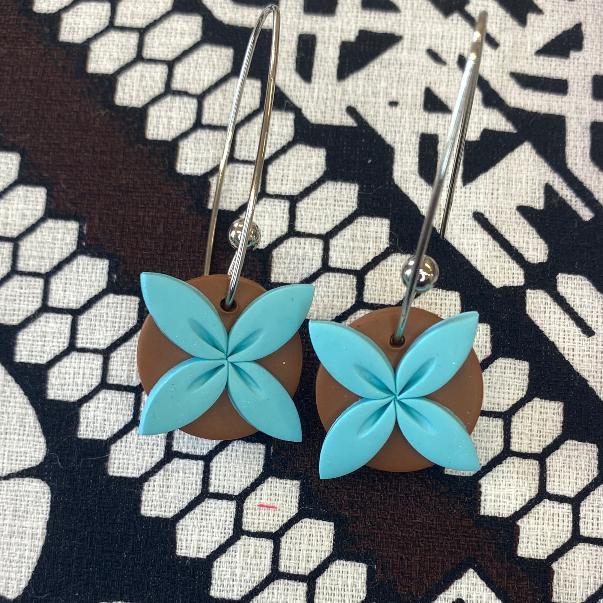 AOLELE Tipani Small Dangle Earrings (21-40)