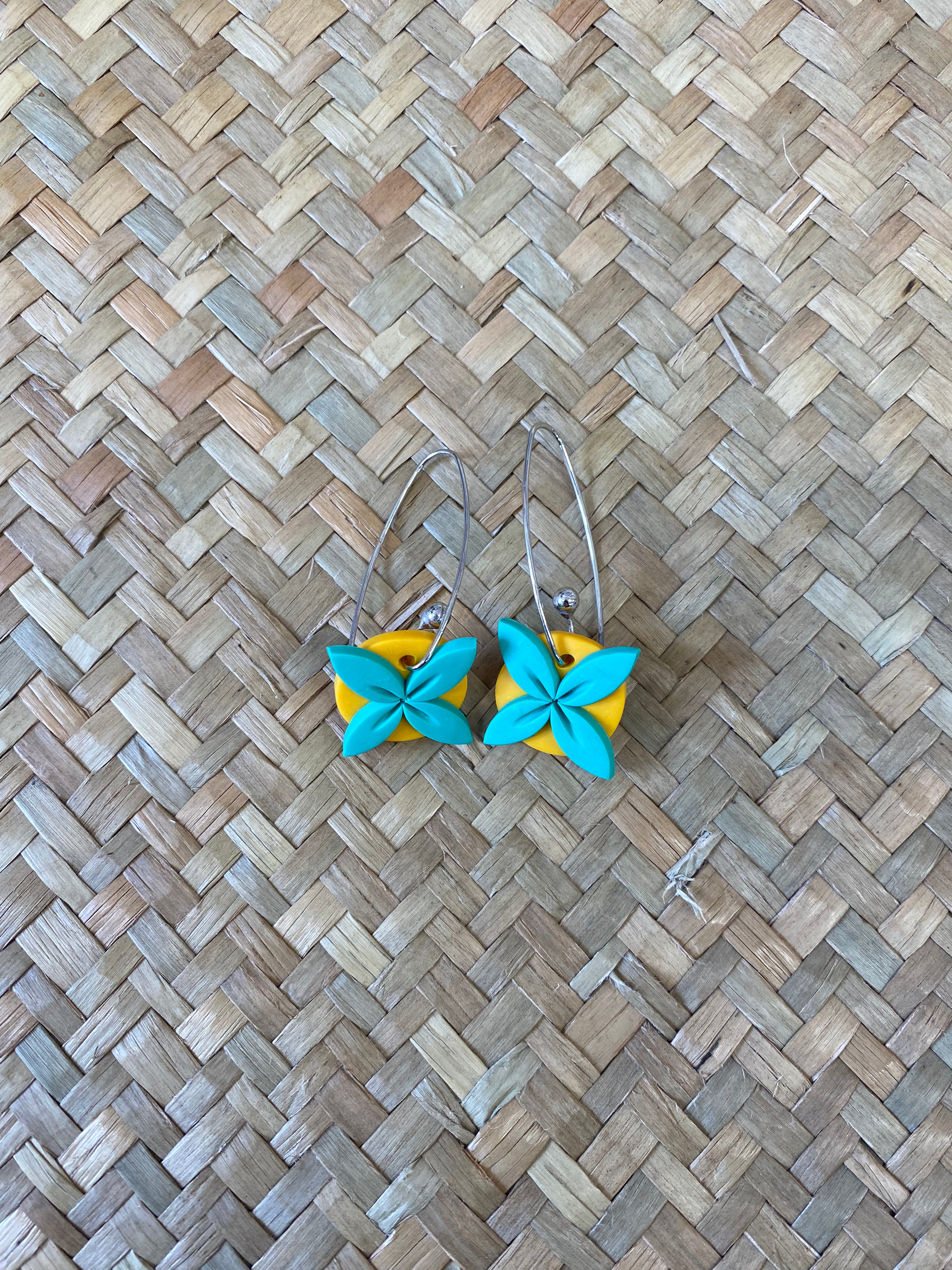 AOLELE Tipani Small Dangle Earrings