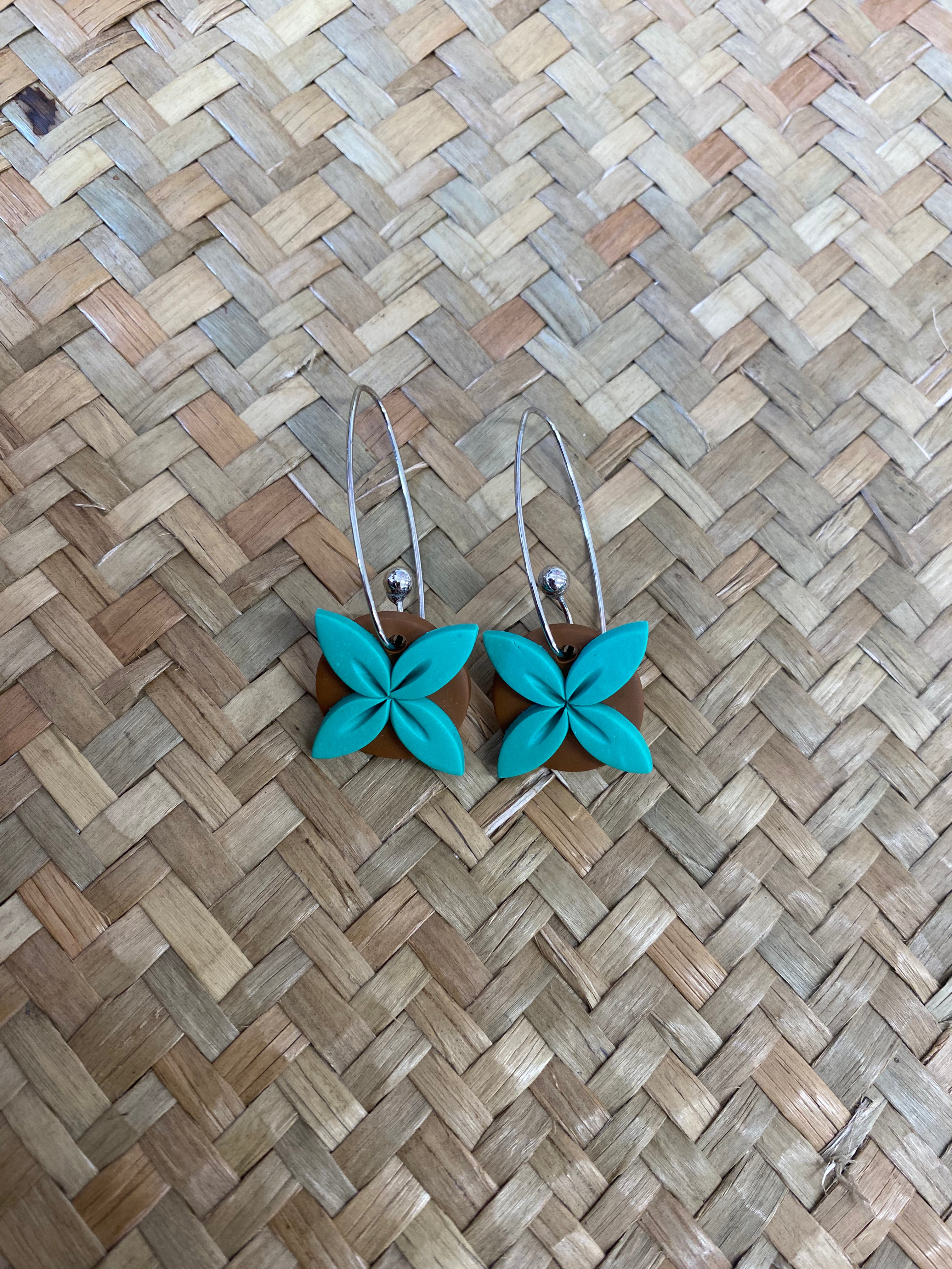 AOLELE Tipani Small Dangle Earrings