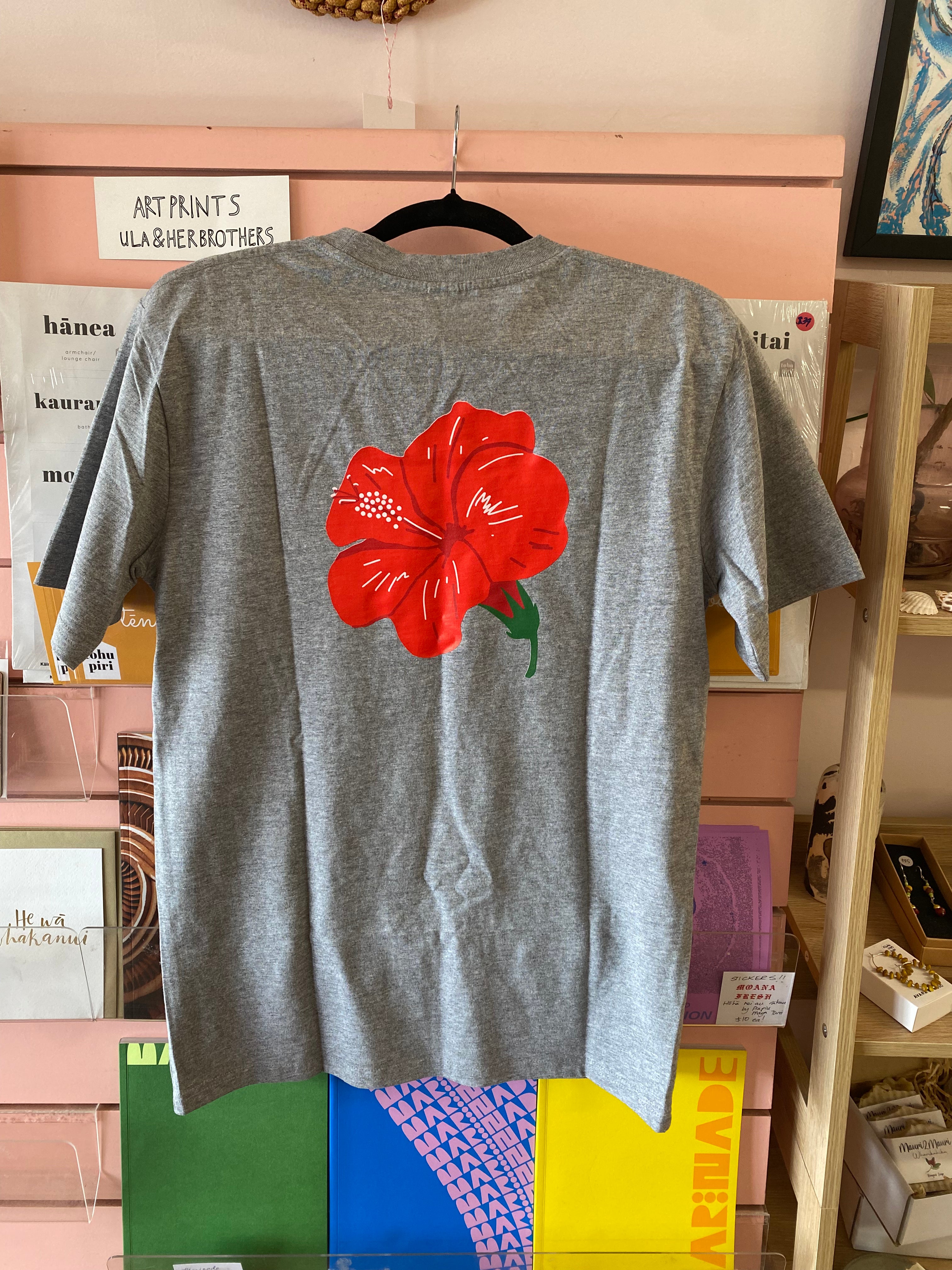 Hibiscus Tee ~ Grey (non gendered) by Papa Clothing