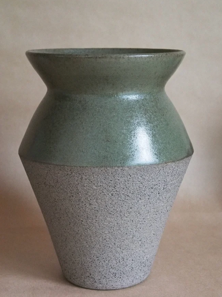Tahi Vase (XL) - Pōuriuri by THEA CERAMICS (AOTEAROA SHIPPING ONLY)