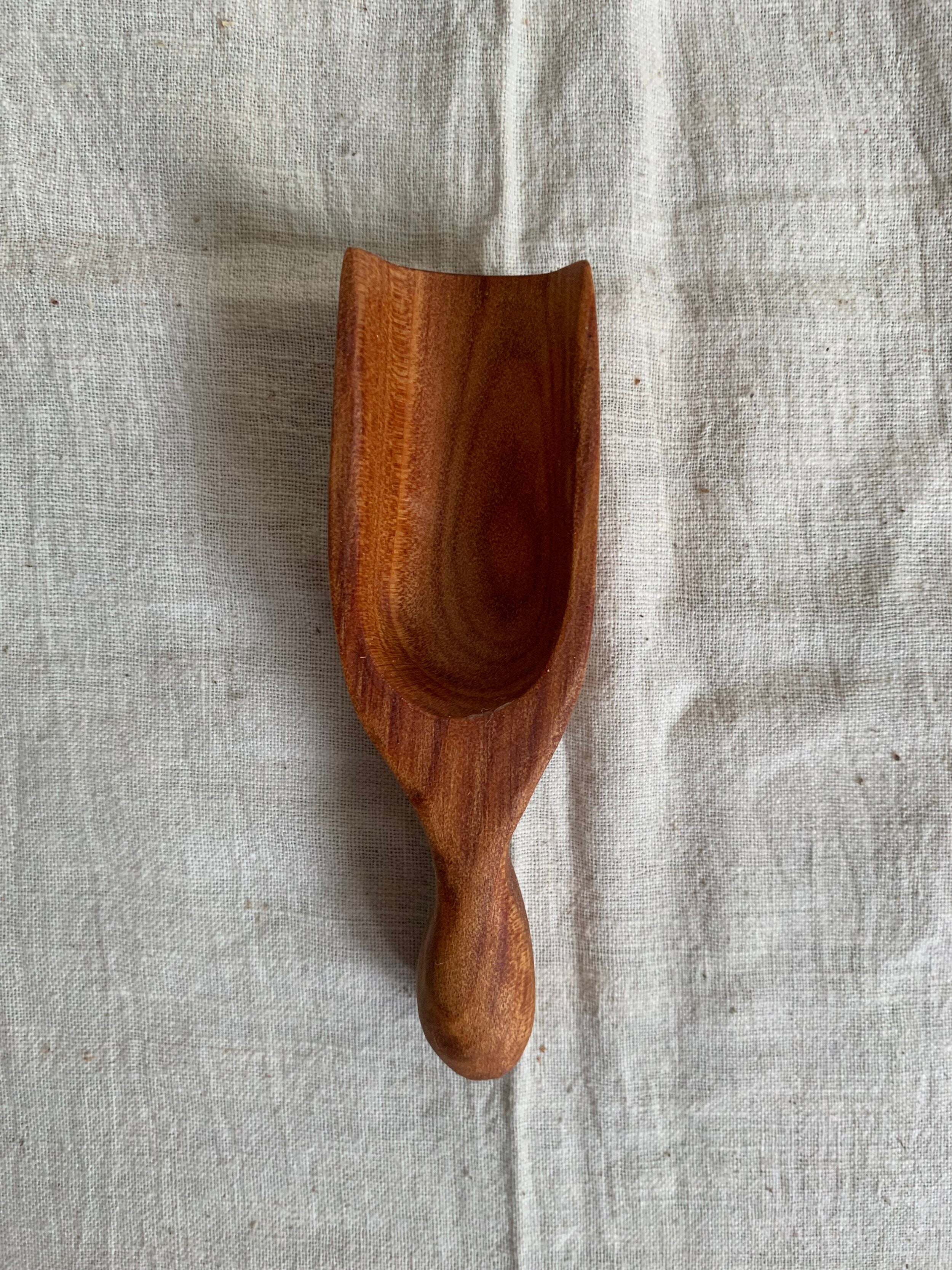 Hand-crafted Kauri Wooden Tea Scoop (M)