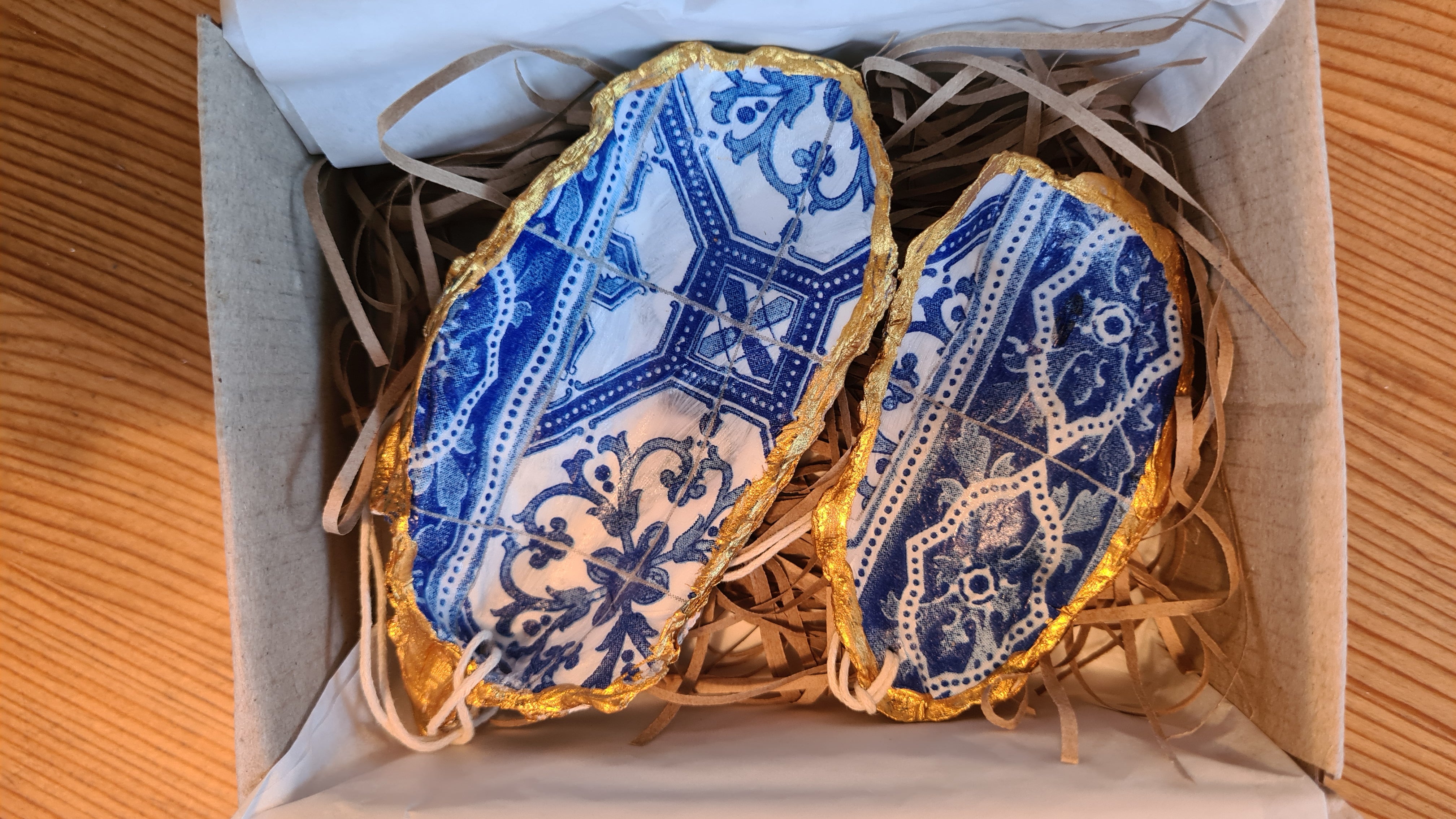 Cu-tio Oyster Decorations - Blue Tile Small (Set of 2)