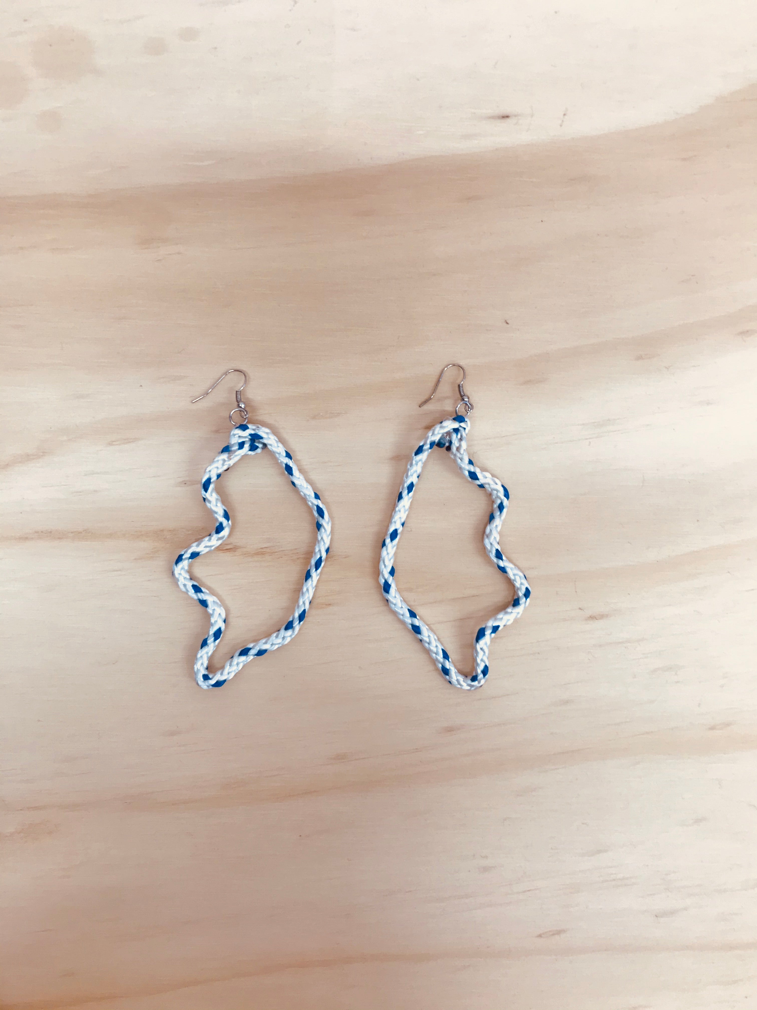 HYBRID CELLS - Shapeshifter Earrings White/Blue (Large)