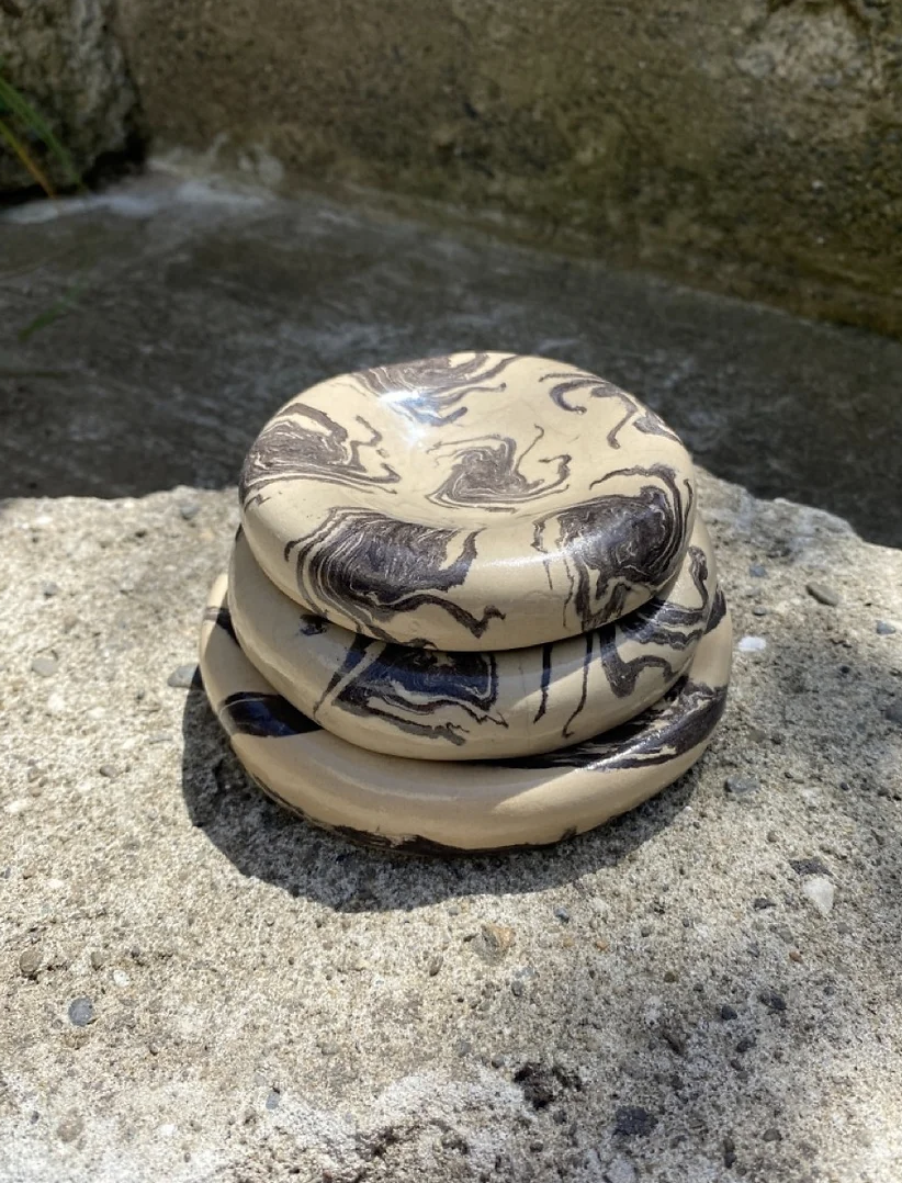 Stripe pebble tray (L) by Avara Studio
